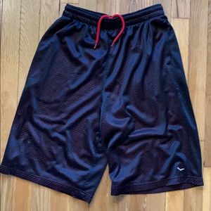Red and black Everlast shorts in men’s XL
